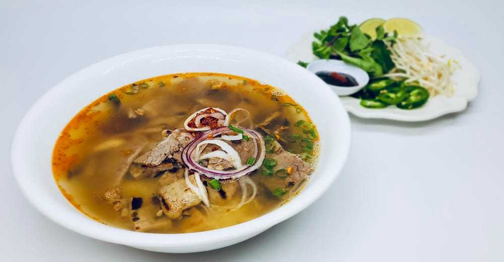 La Maison Spicy Beef & BBQ Shredded Pork Rice Noodle Soup